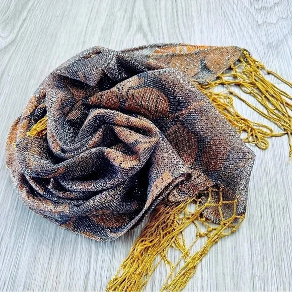 VINTAGE TRIANGLE SCARF IN MESH WITH FRINGES MUSTARD  YELLOW - Picture 7 of 9